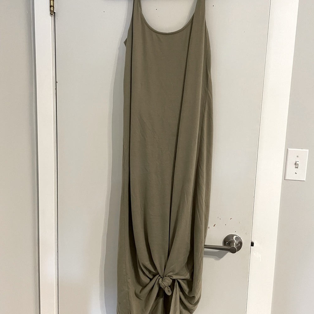Maxi Dress with scoop back